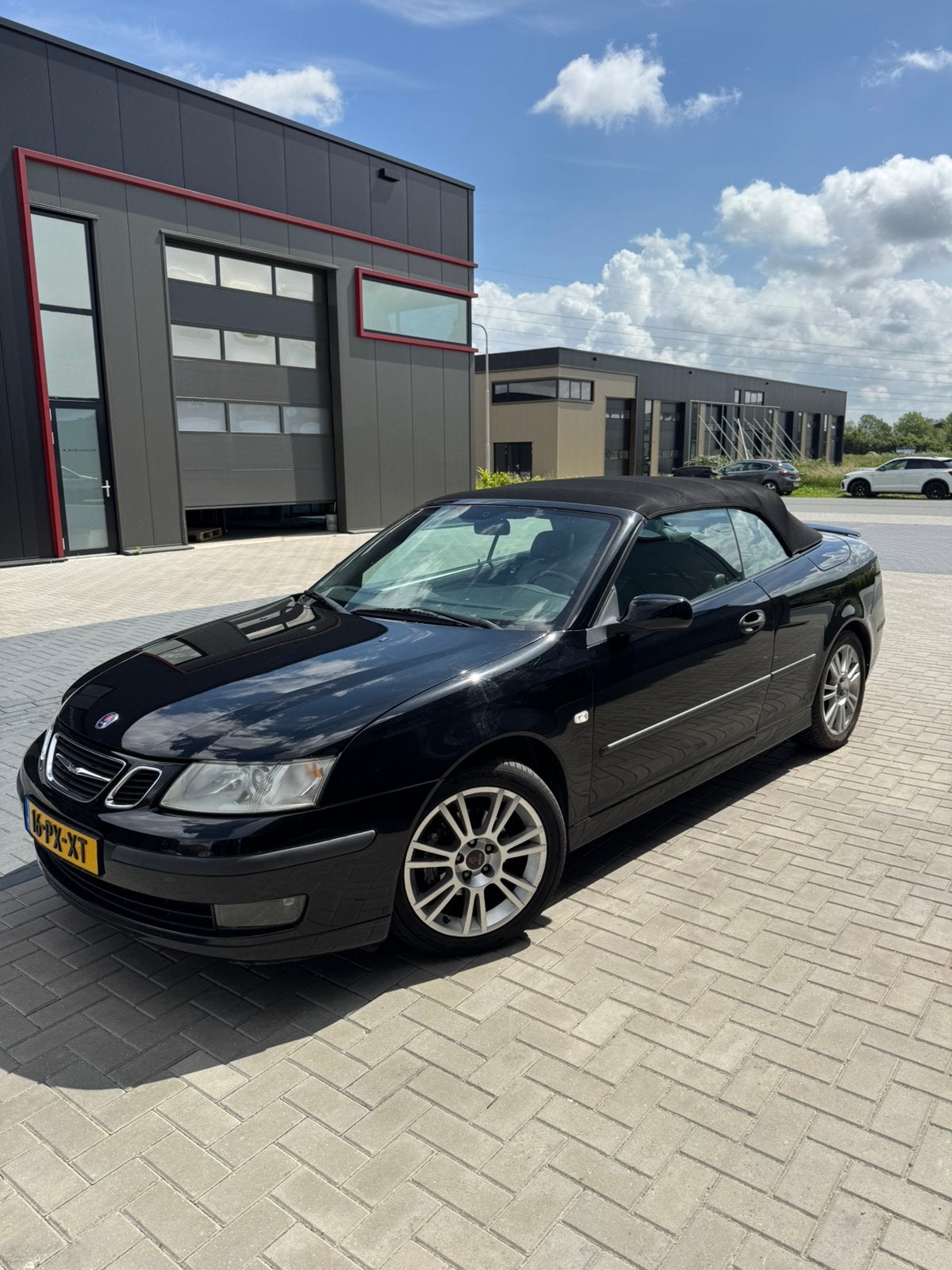 Saab 9-3 1.8 T Hirsch Cabrio AUT 2005 Zwart, Auto's, 1998 cc, 4 cilinders, Cabriolet, 4 stoelen