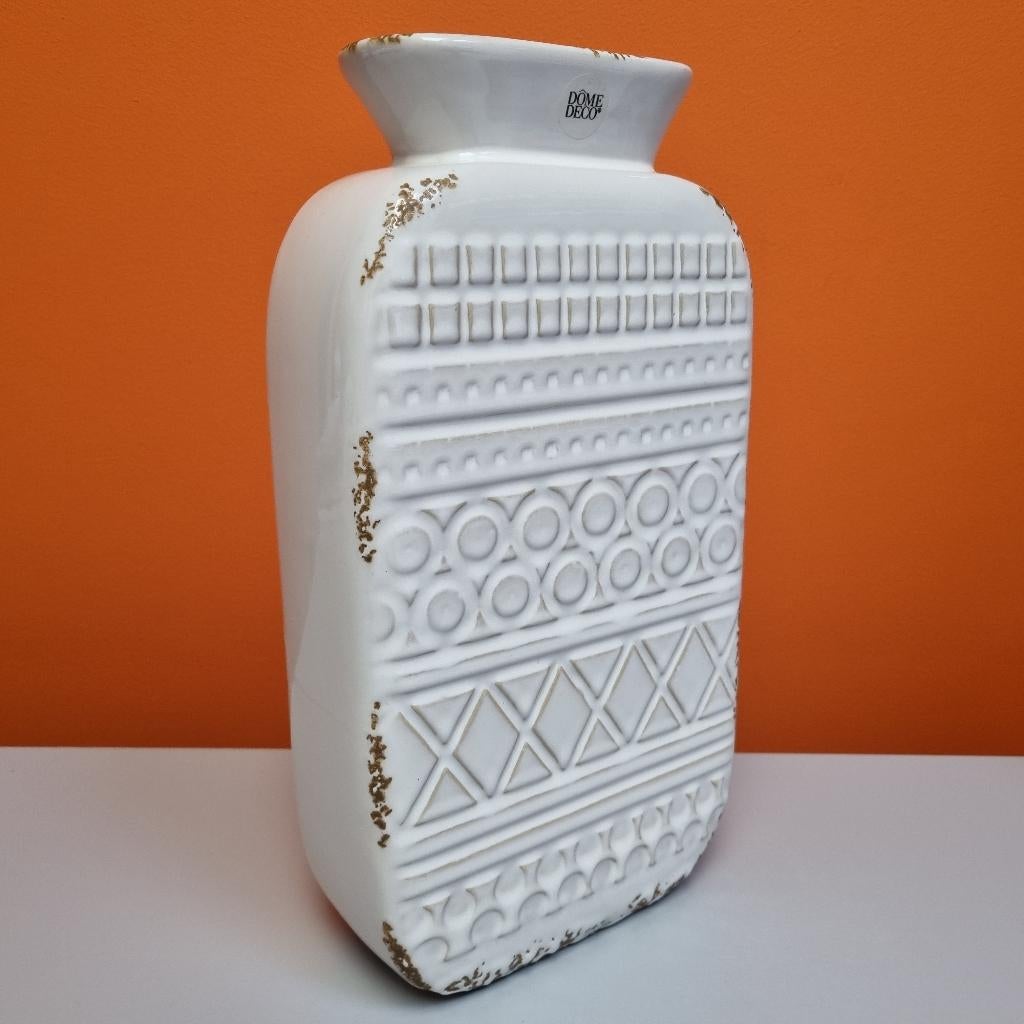witte keramische design vaas Dôme Deco, Wit, Aardewerk of Porselein, Ophalen of Verzenden, Zo goed als nieuw