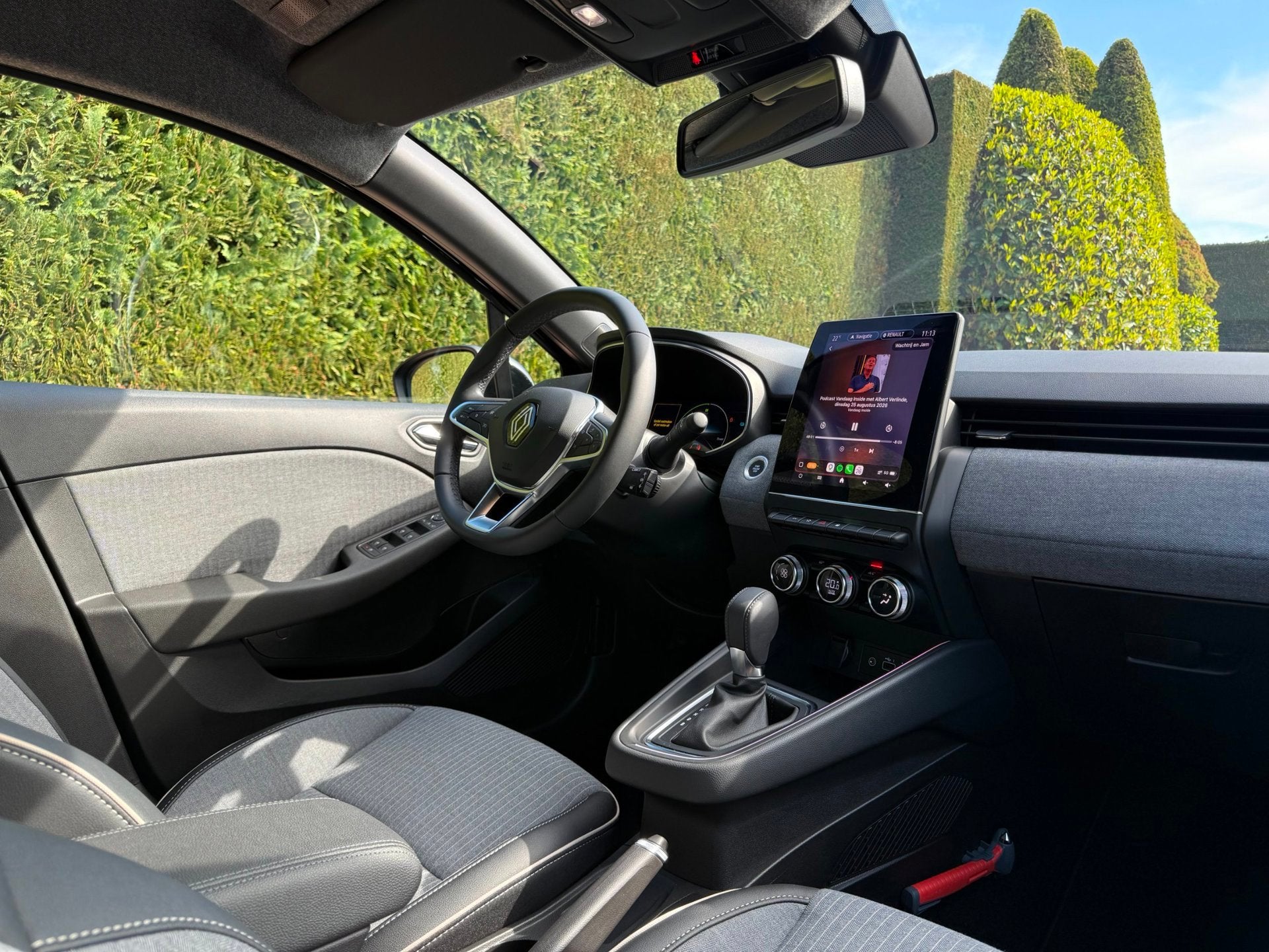 Renault Clio 1.6 E-Tech Full Hybrid 145 techno | Carplay| Ca, Gebruikt, Leder en Stof, Zwart, Origineel Nederlands