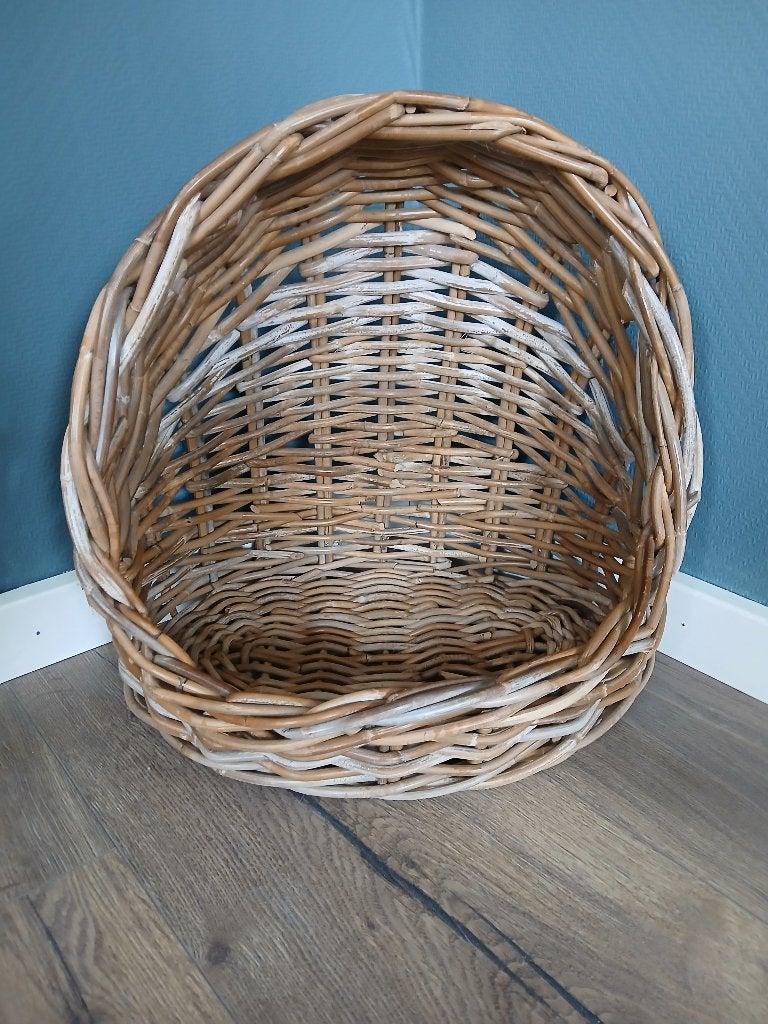 rieten poezenmand - kattenmand-rotan poezenmand, Dieren en Toebehoren, Kattenmanden, Ophalen of Verzenden, Zo goed als nieuw, Riet