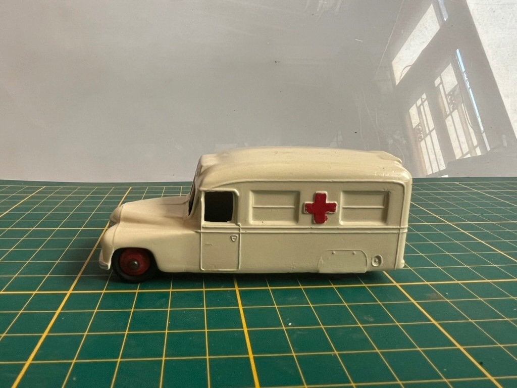 Dinky toy daimler ambulance, Ophalen of Verzenden, Zo goed als nieuw, Auto, Dinky Toys