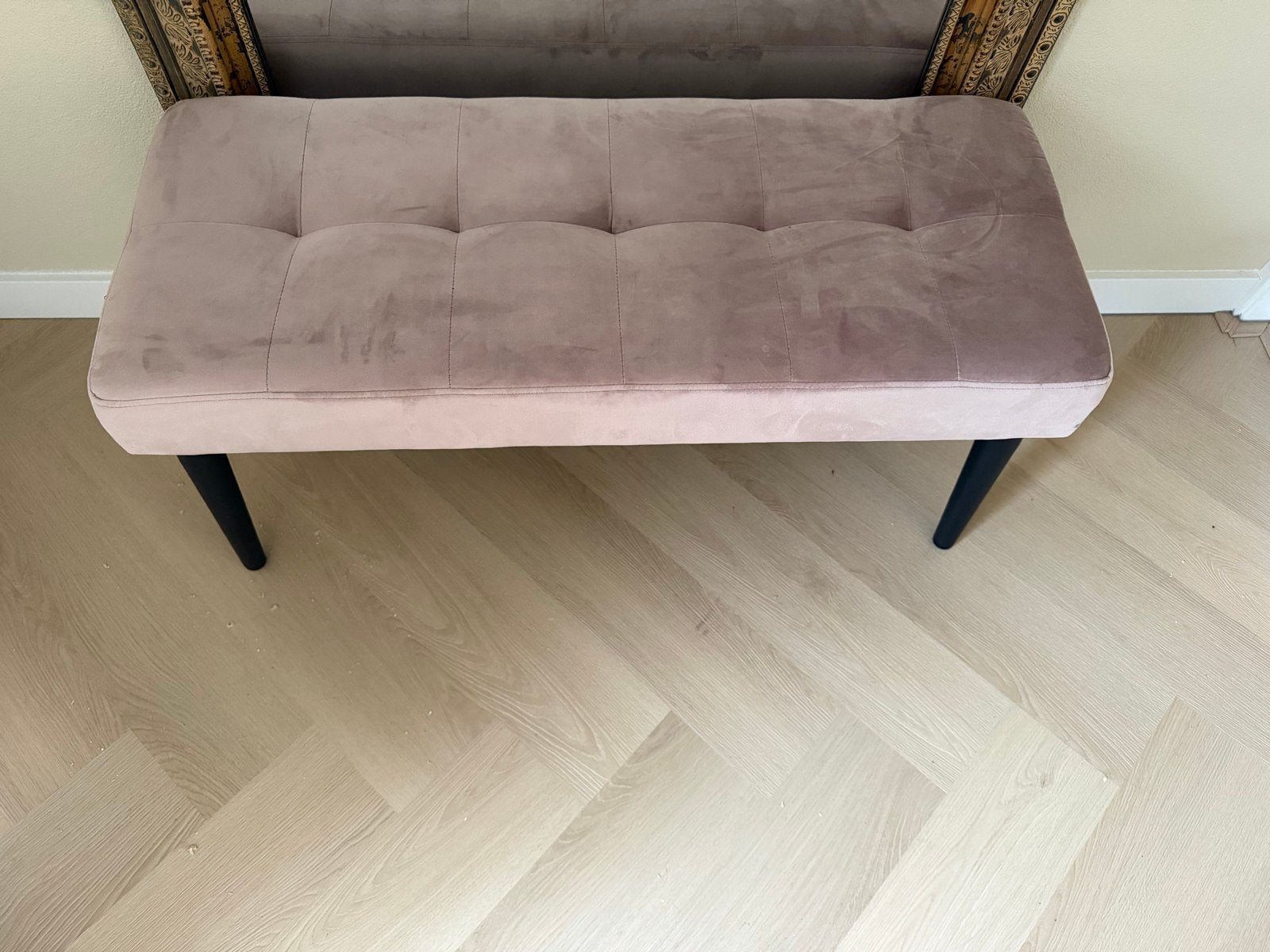 Roze fluwelen bankje / poef met zwarte poten, Ophalen, Gebruikt, Overige kleuren, Eén
