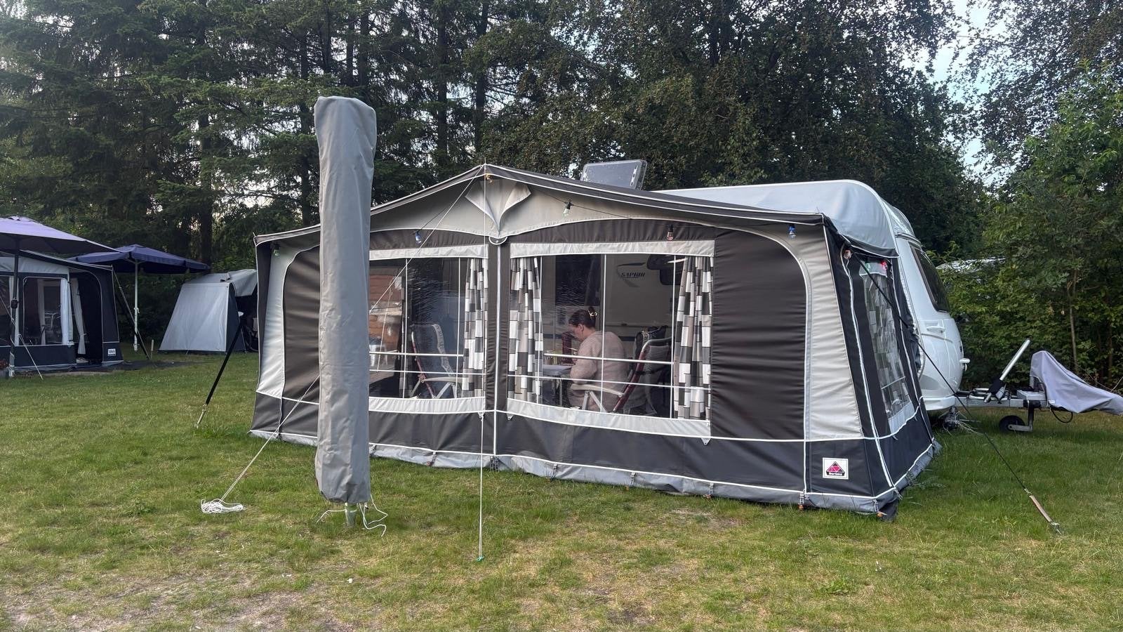Dorema voortent maat 13 (960-975) met fiber stokken frame, Ophalen, Gebruikt, Dorema