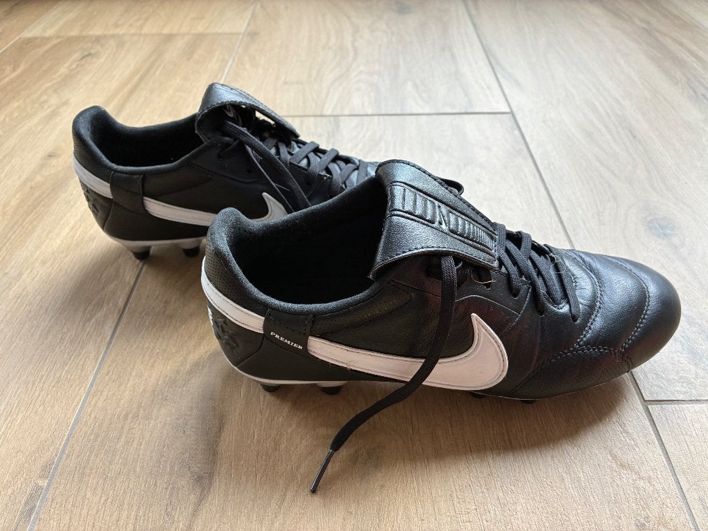 Te koop: Voetbalschoenen, Sport en Fitness, Voetbal, Schoenen, Zo goed als nieuw, Maat M, Ophalen of Verzenden