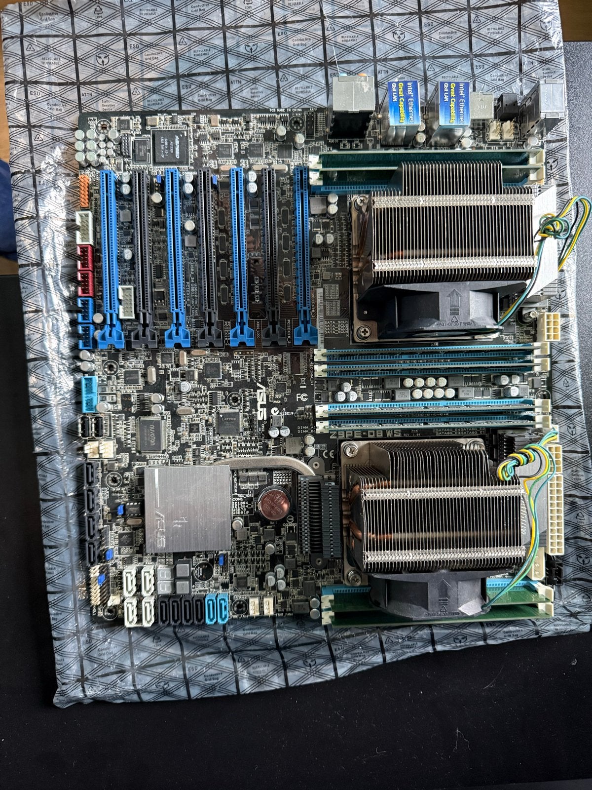 ASUS Z9PE-D8 WS Dual Xeon Moederbord met E5-2620 v2 CPU's, Ophalen of Verzenden, Gebruikt, Intel, DDR3