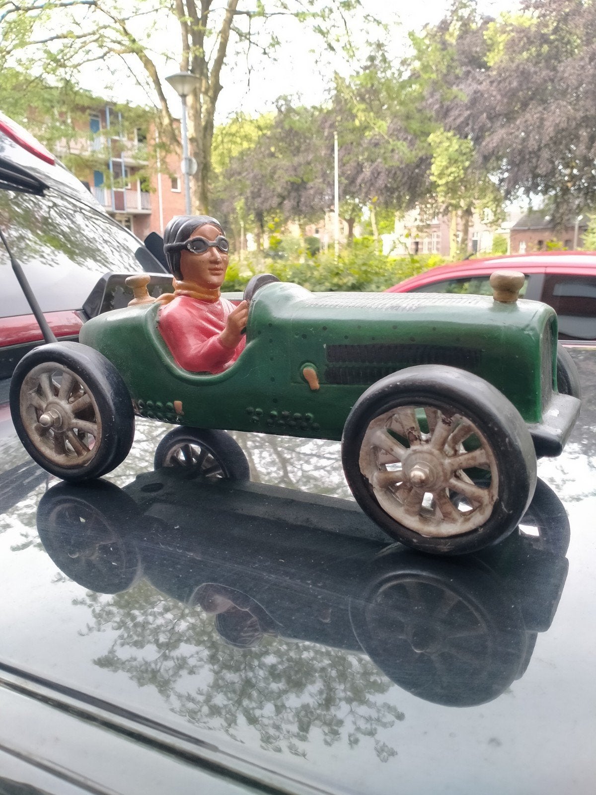Porseleinen oude auto, Verzamelen, Beelden en Beeldjes, Ophalen of Verzenden, Zo goed als nieuw