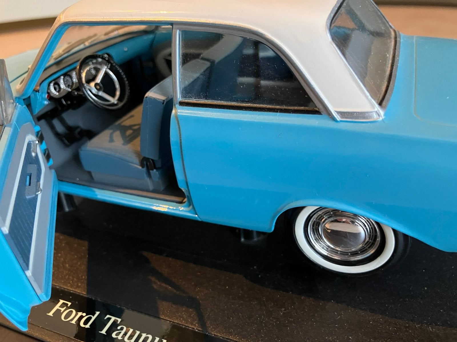 Ford Taunus 17M Modelauto schaal 1:18, Ophalen, Zo goed als nieuw, Auto, Revell