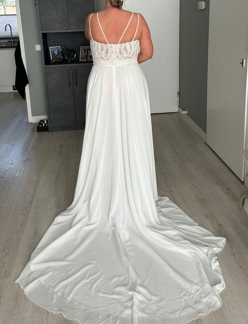 Trouwjurk Bianco Evento maat 42 met bijpassende schoenen, Ophalen, Zo goed als nieuw, Wit, Trouwjurk