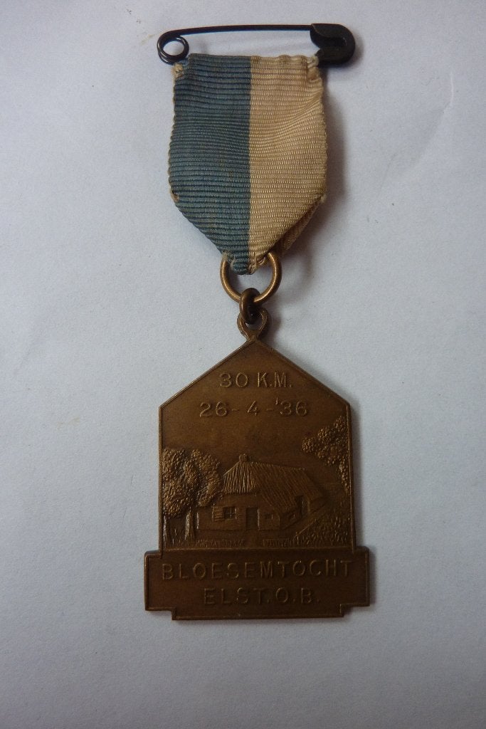 medaille Bloesemtocht Elst O.B. 1936, Ophalen of Verzenden, Overige materialen, Nederland