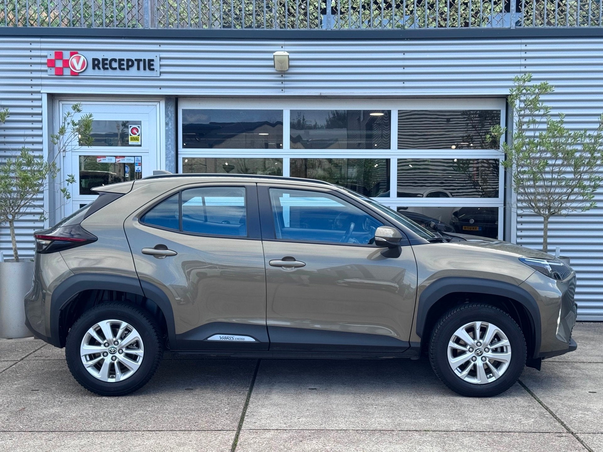 Toyota Yaris Cross 1.5 Hybrid Active / A.Cam / Cruise / Carp, Auto's, Dealer onderhouden, Gebruikt, Bedrijf, 93 pk