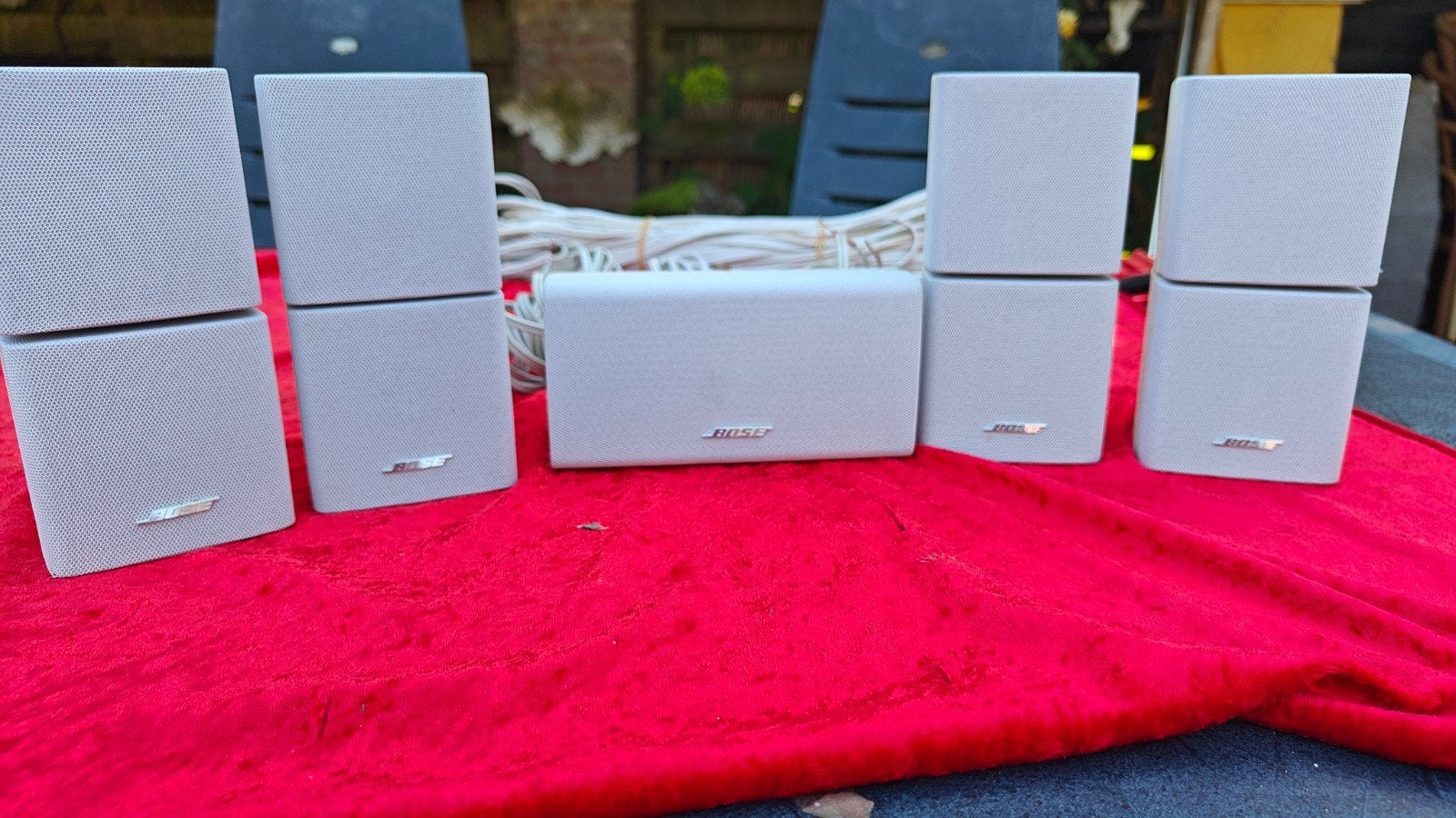 Bose Dubbele Cube luidsprekers 5x Wit+kabels, Overige merken, 70 watt of meer, Ophalen of Verzenden, Zo goed als nieuw
