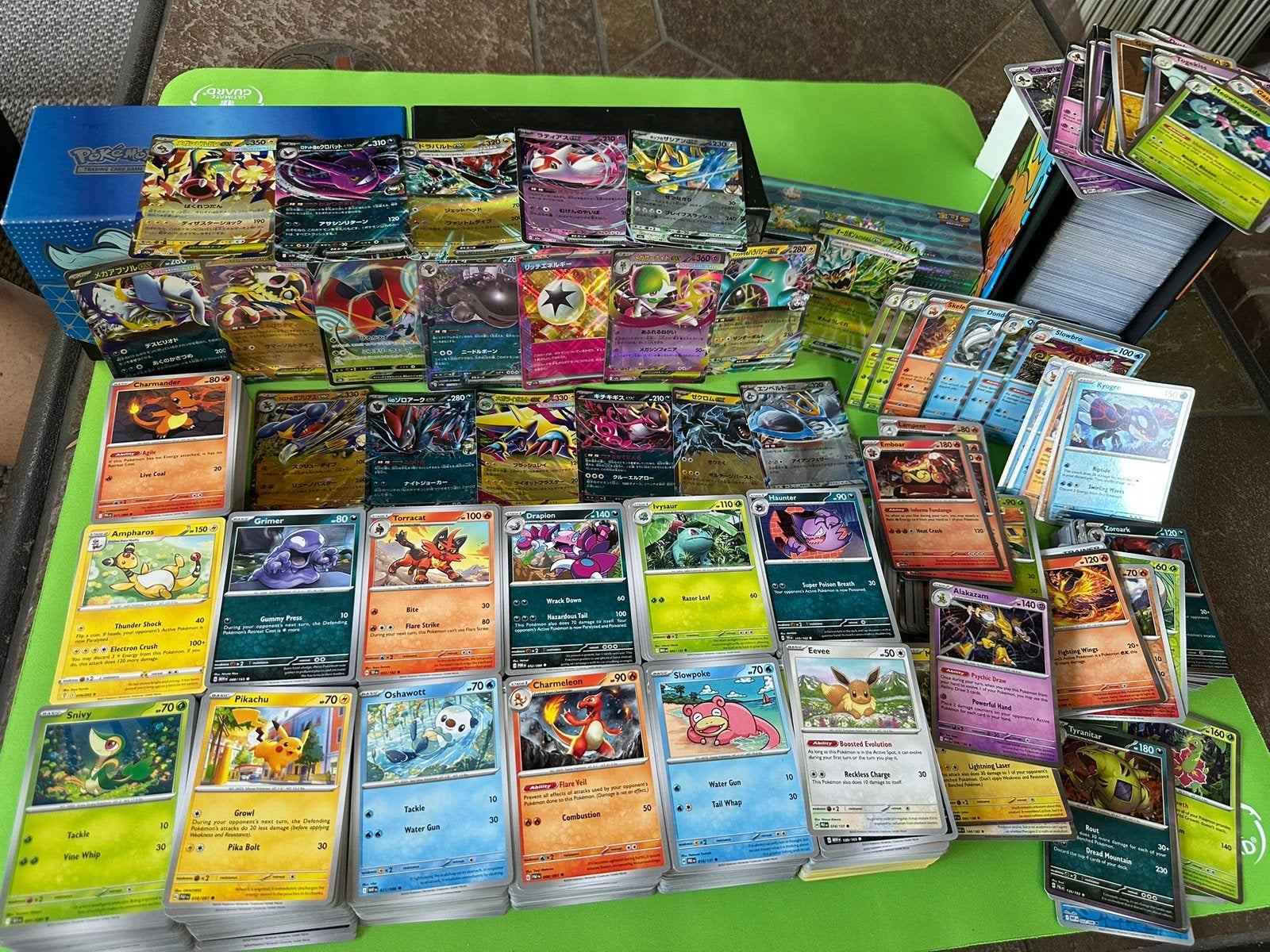2000 bulk pokemon kaarten incl. 200  (rev) holo’s, Ophalen of Verzenden, Zo goed als nieuw, Meerdere kaarten