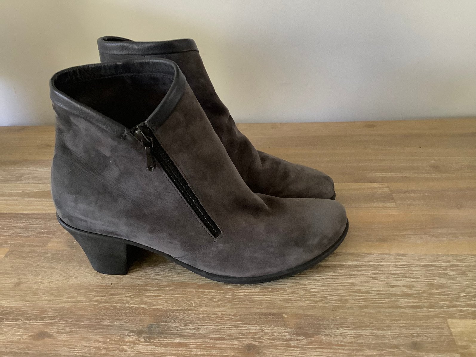 Arche enkellaarzen maat 38, Kleding | Dames, Lage of Enkellaarzen, Nieuw, Ophalen of Verzenden, Grijs