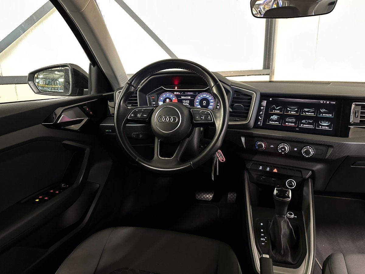 Audi A1 Sportback 30 TFSI Aut | Pro Line | Airco | Carplay |, Auto's, Euro 6, Zwart, Bedrijf, 1100 kg