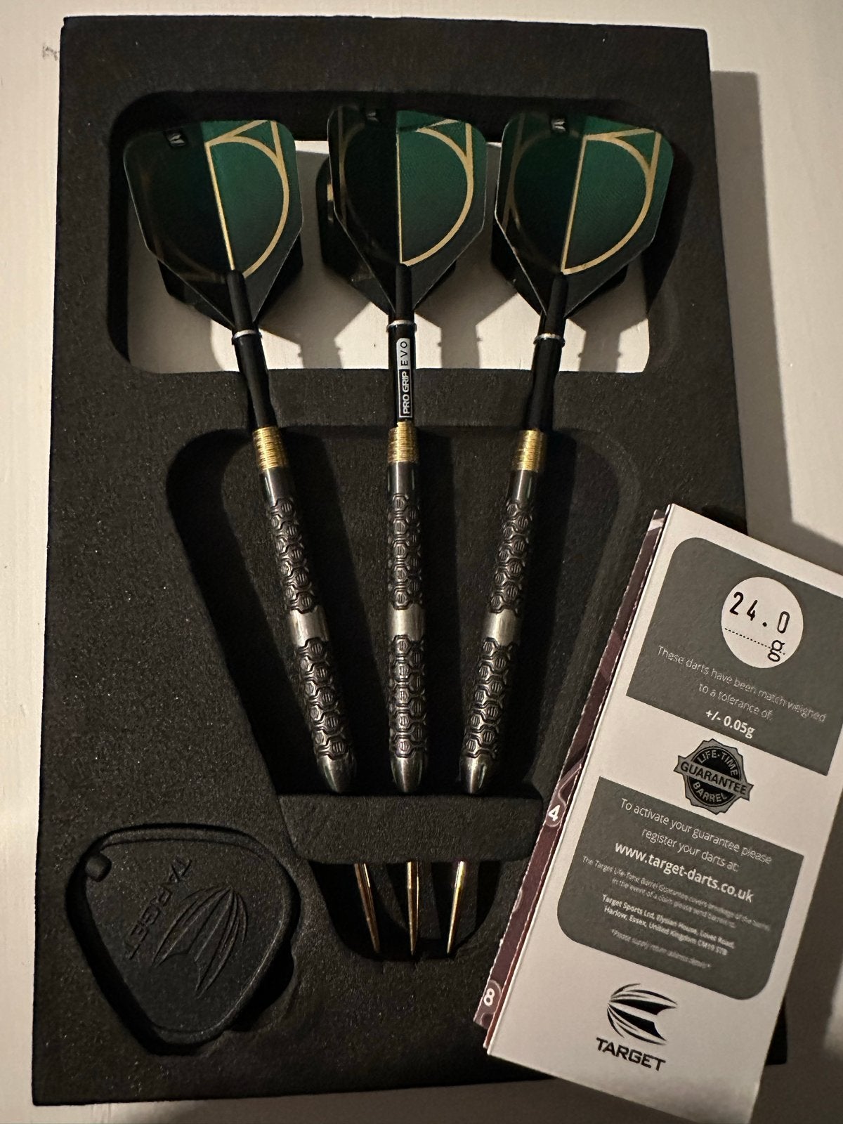Target Cult 02 Darts 24g Swiss points - Zo goed als nieuw, Sport en Fitness, Darts, Ophalen of Verzenden, Zo goed als nieuw, Pijlen