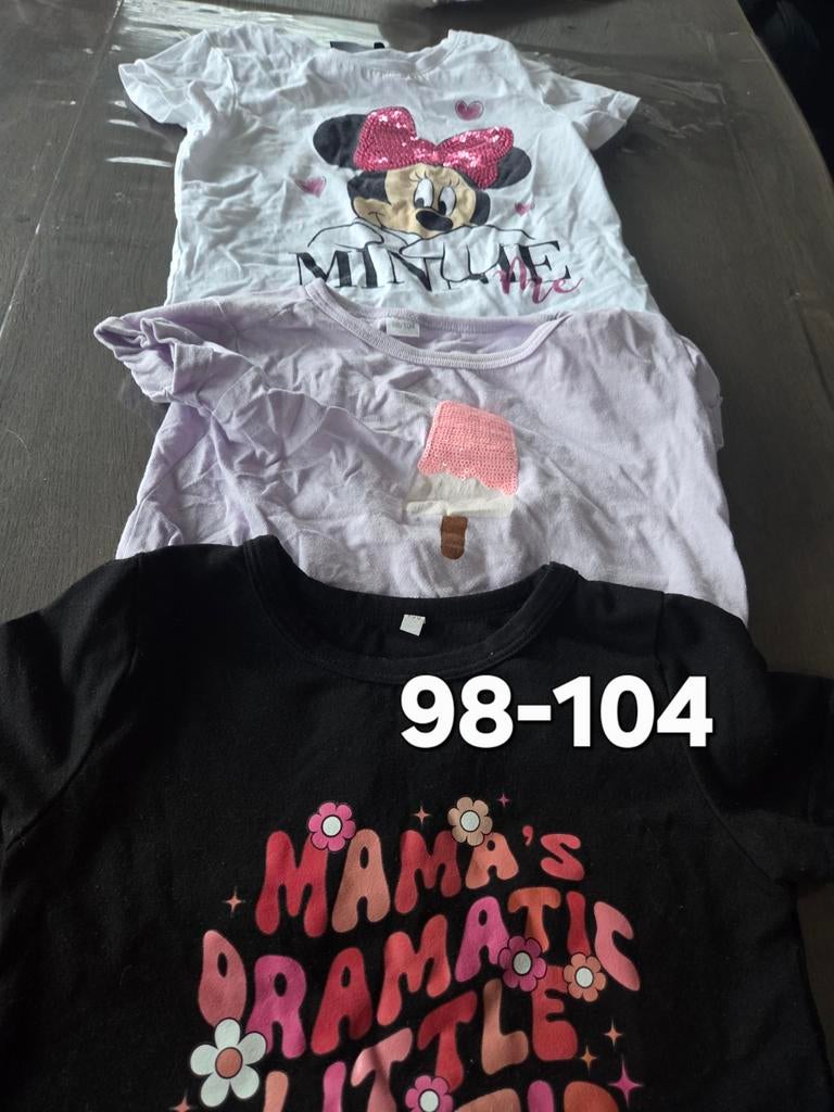 3 Meisjes T-shirts Maat 98-104: Minnie Mouse, IJsje, Mama's, Gebruikt, Meisje, Ophalen of Verzenden, Shirt of Longsleeve