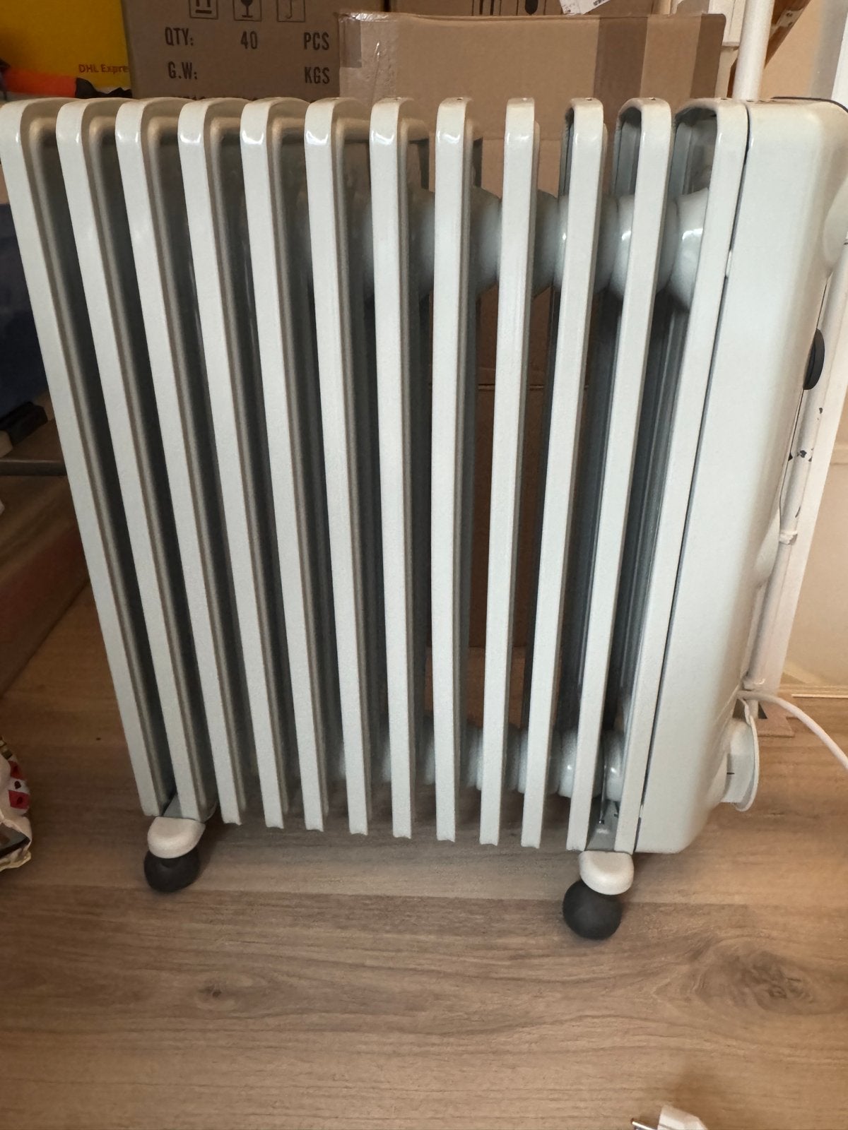 Ongebruikt De'Longhi TRRS1225 Oliegevulde Radiator 2500W, Radiator, Ophalen of Verzenden, Zo goed als nieuw, 60 tot 150 cm