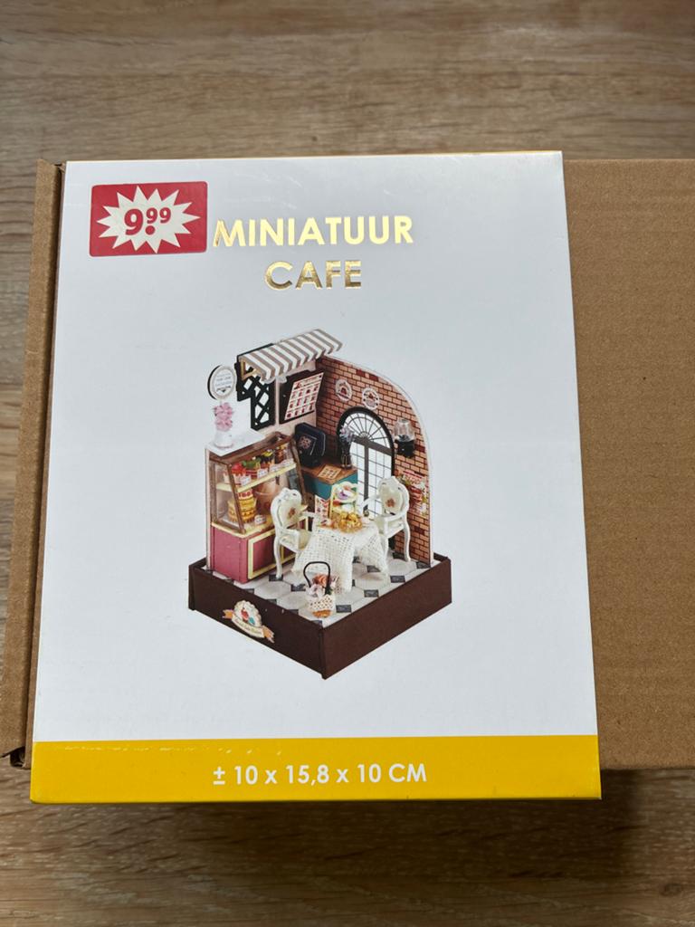 Miniatuur Café Diorama Bouwpakket, Ophalen of Verzenden, Nieuw, 1:50 of kleiner, Diorama
