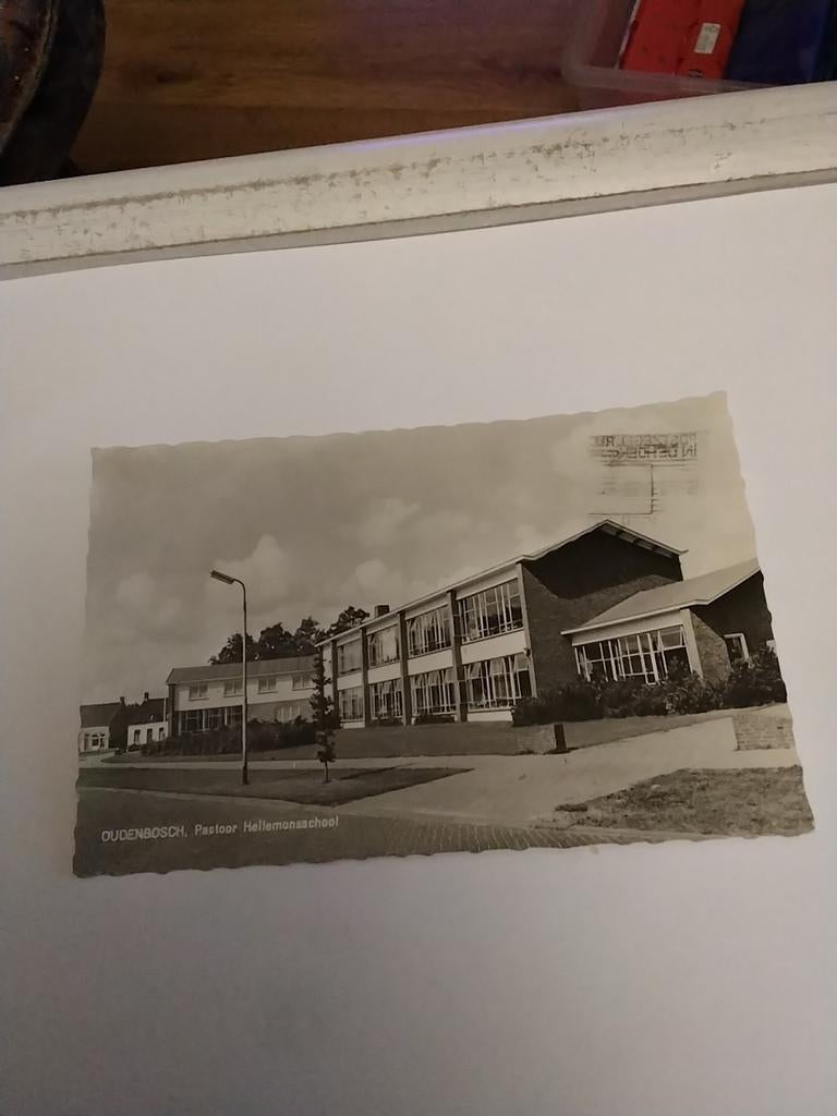 OUDENBOSCH .   PASTOOR HELLEMONSSCHOOL. 1974, Verzamelen, Ansichtkaarten | Nederland, Ophalen of Verzenden, 1960 tot 1980