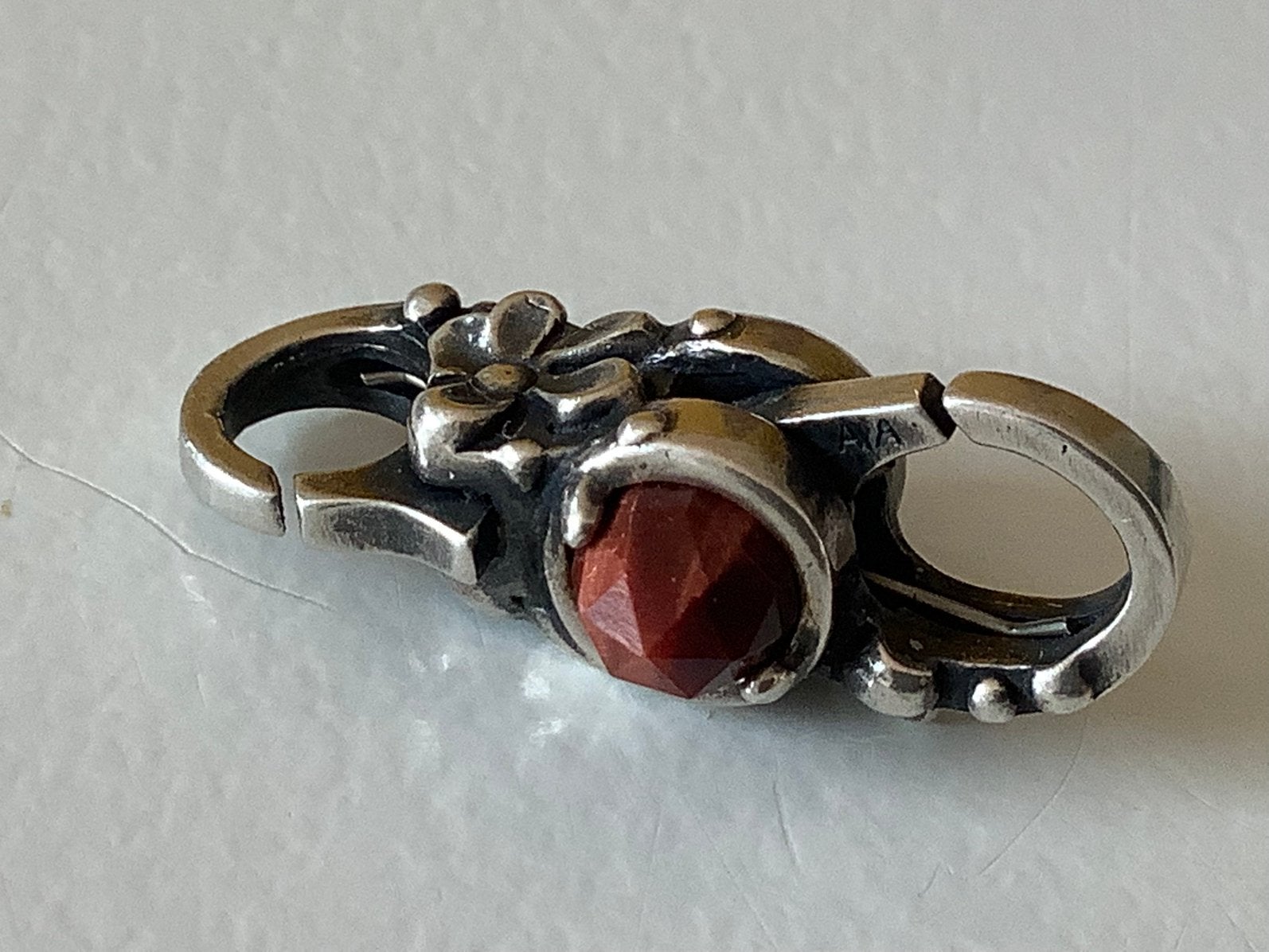 Trollbeads, sluiting van Volharding. Facet tijgeroog., Sieraden, Tassen en Uiterlijk, Bedels, Ophalen of Verzenden, Zo goed als nieuw