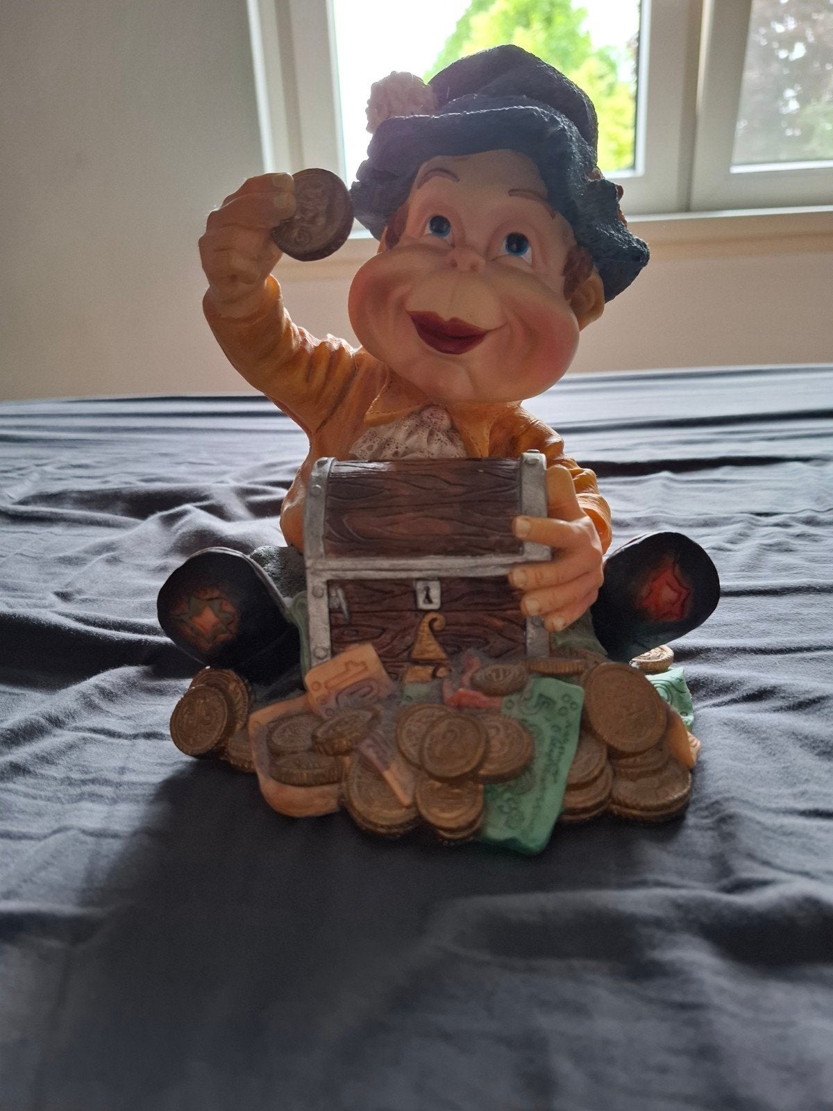 Leuro Laaf spaarpot met paspoort - Zo goed als nieuw, Verzamelen, Efteling, Ophalen of Verzenden, Zo goed als nieuw, Beeldje of Poppetje