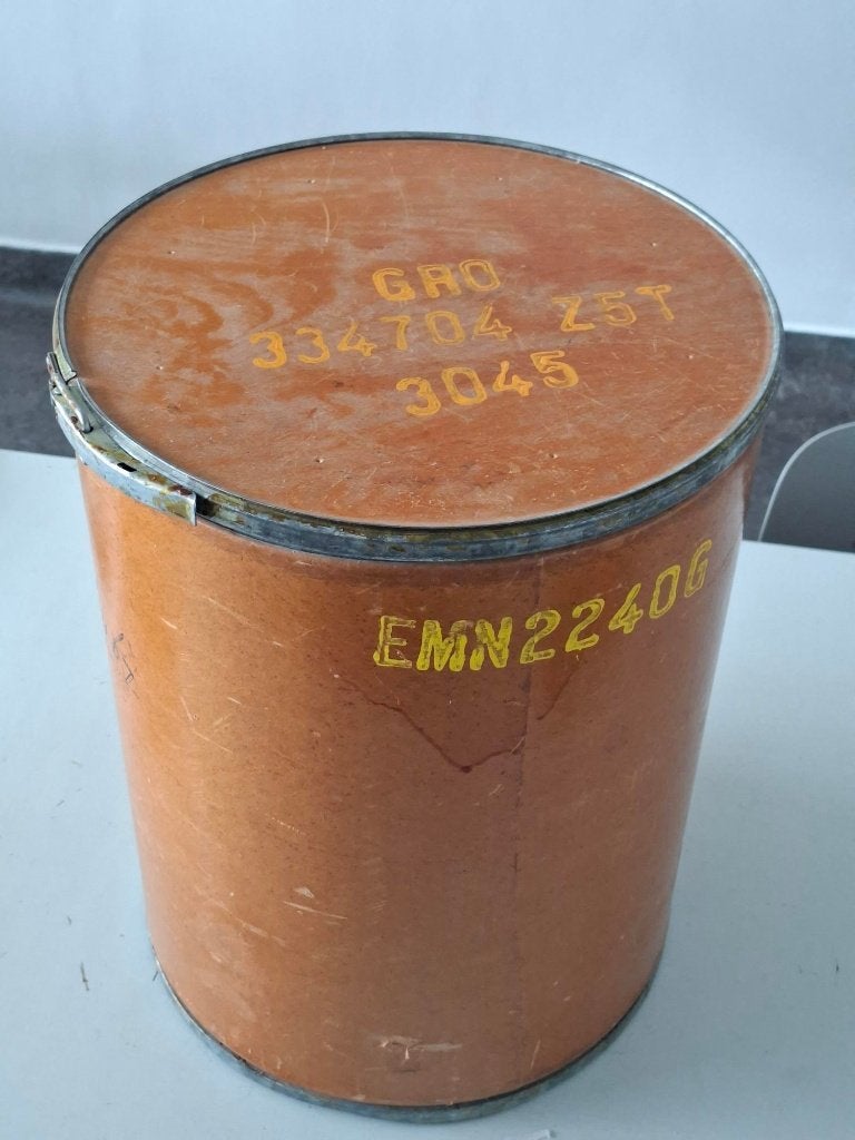 vintage ton bak met deksel bijzettafel retro industrieel, 50 – 75, Minder dan 50 cm, Gebruikt, Minder dan 50 cm