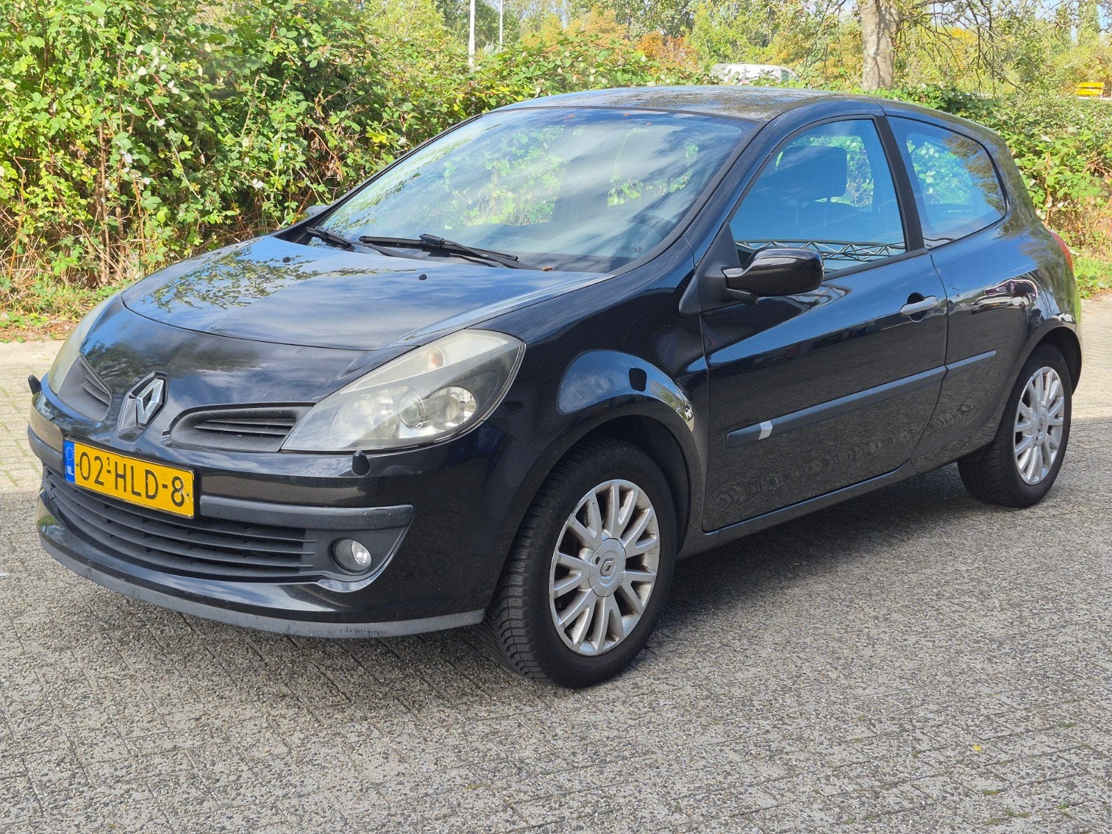 Renault Clio 1.6 16V 82KW Dyncmf 3-DRS E4 2006 Zwart, Auto's, Voorwielaandrijving, Zwart, 4 cilinders, 1200 kg