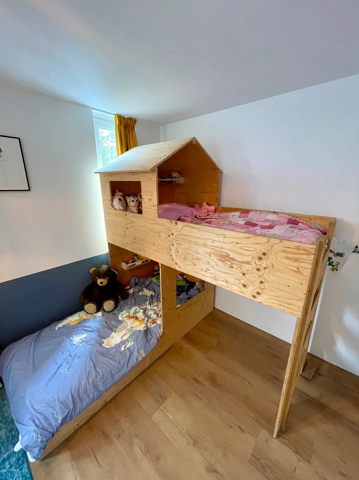 Unieke houten stapelbed met huisje!, Kinderen en Baby's, Kinderkamer | Stapelbedden en Hoogslapers, Ophalen of Verzenden, Zo goed als nieuw
