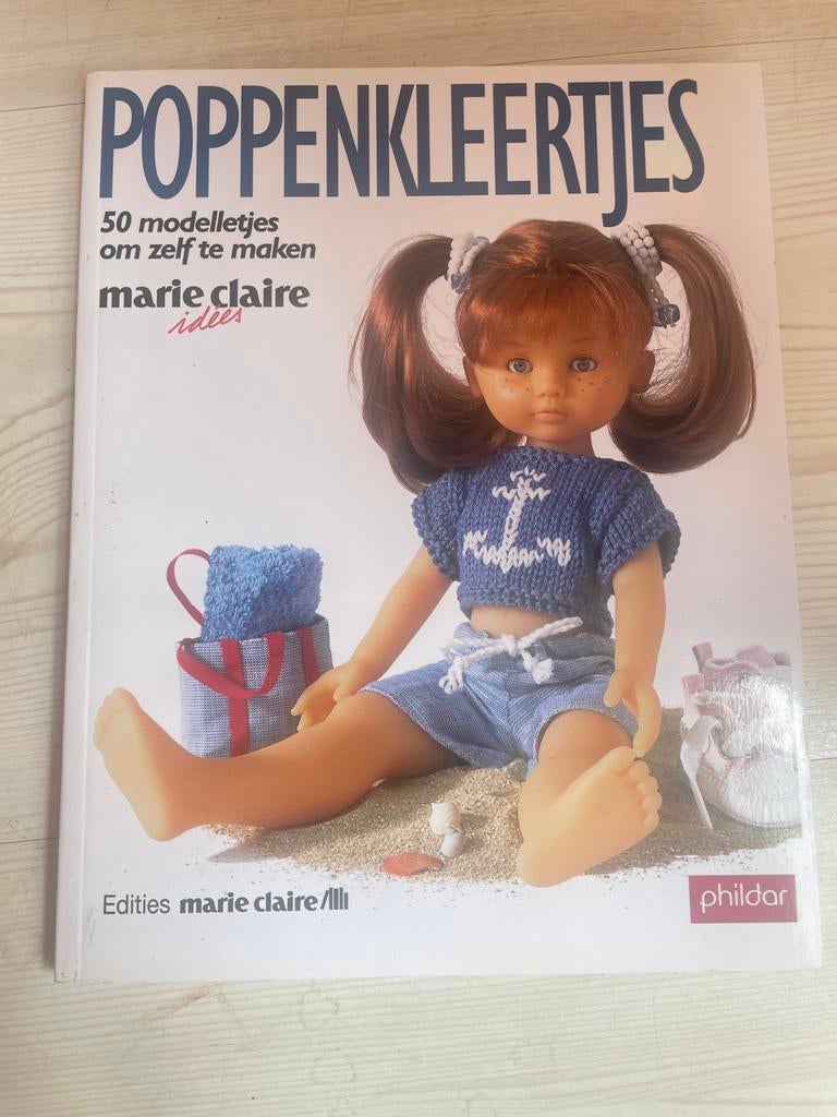 Poppenkleertjes: 50 modelletjes om zelf te maken, Hobby en Vrije tijd, Ophalen of Verzenden, Zo goed als nieuw