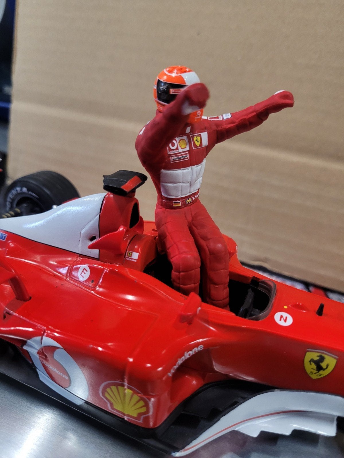 F1 Michael Schumacher 5 times world champion, Hobby en Vrije tijd, Modelauto's | 1:18, Ophalen of Verzenden, Zo goed als nieuw