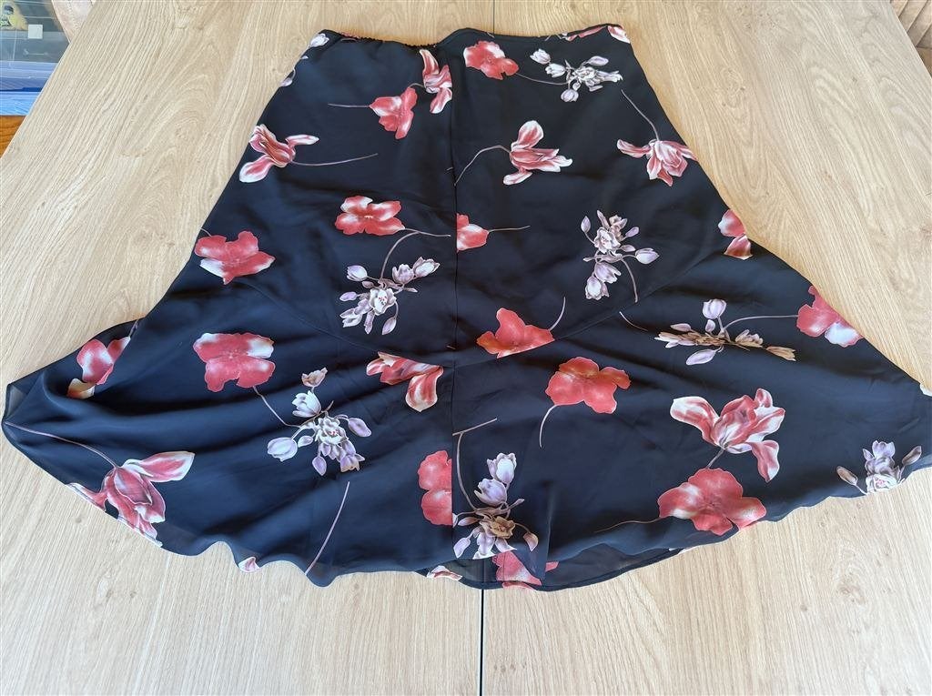 Windsmoor Zwarte Chiffon Rok met Bloemen - Maat 44, Kleding | Dames, Rokken, Zwart, Maat 42/44 (L), Ophalen of Verzenden, Zo goed als nieuw