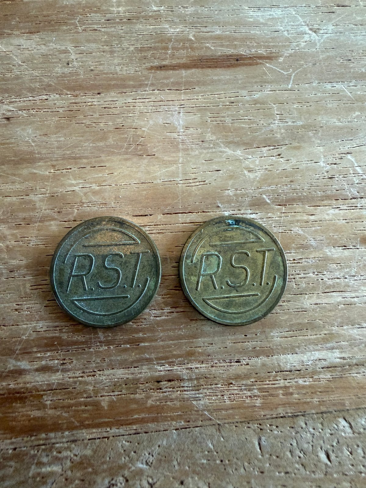 2x Oude RST Munten / Tokens, Ophalen, Overige landen, Setje