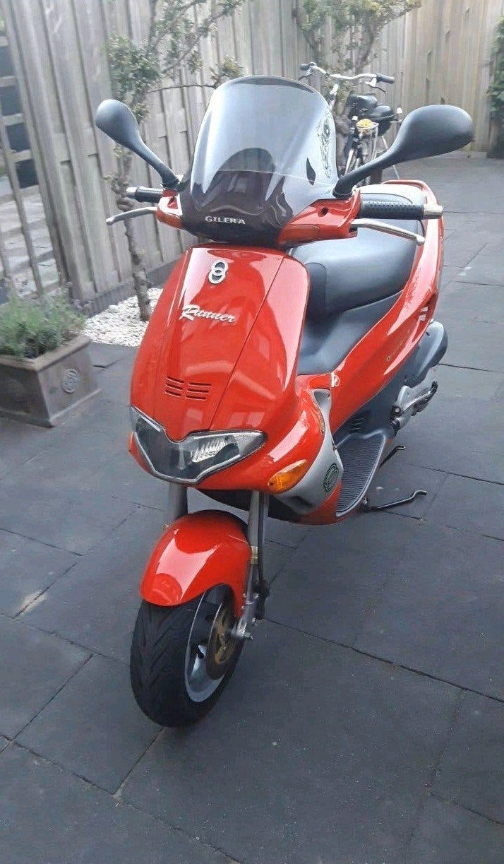 Gilera runner 125cc 2t  NL kenteken, Ophalen of Verzenden, Zo goed als nieuw, Benzine, Overige modellen
