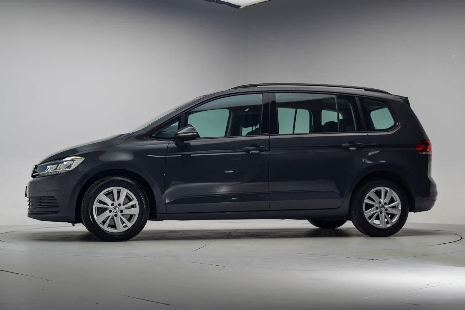 Volkswagen Touran 1.5 TSI Highline Business [ Adapt.cruise C, Auto's, Volkswagen, 4 cilinders, 150 pk, Automatische klimaatregeling