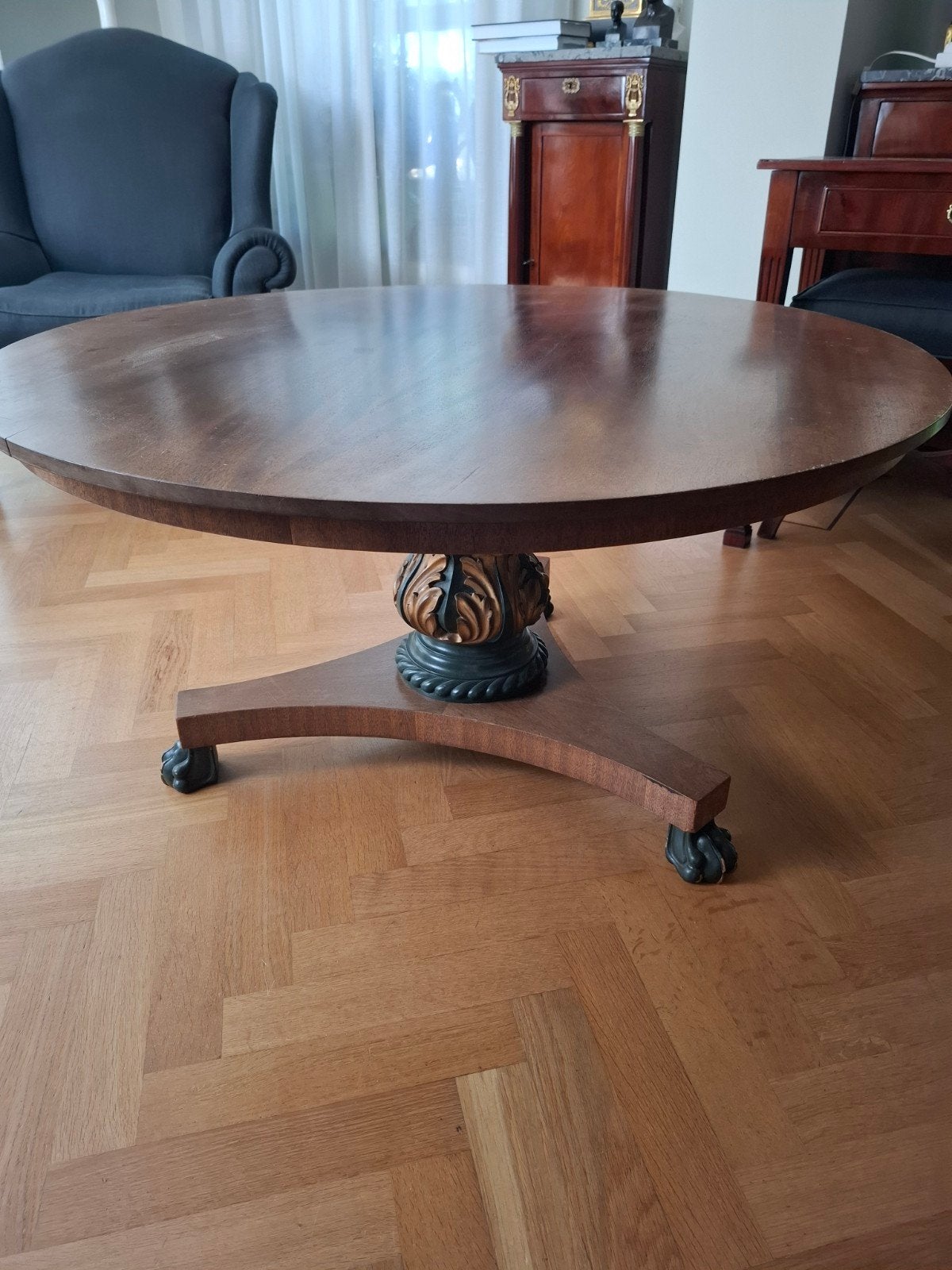 Mahonie Tafel met Leeuwenpoten en Acanthusblad, Ophalen