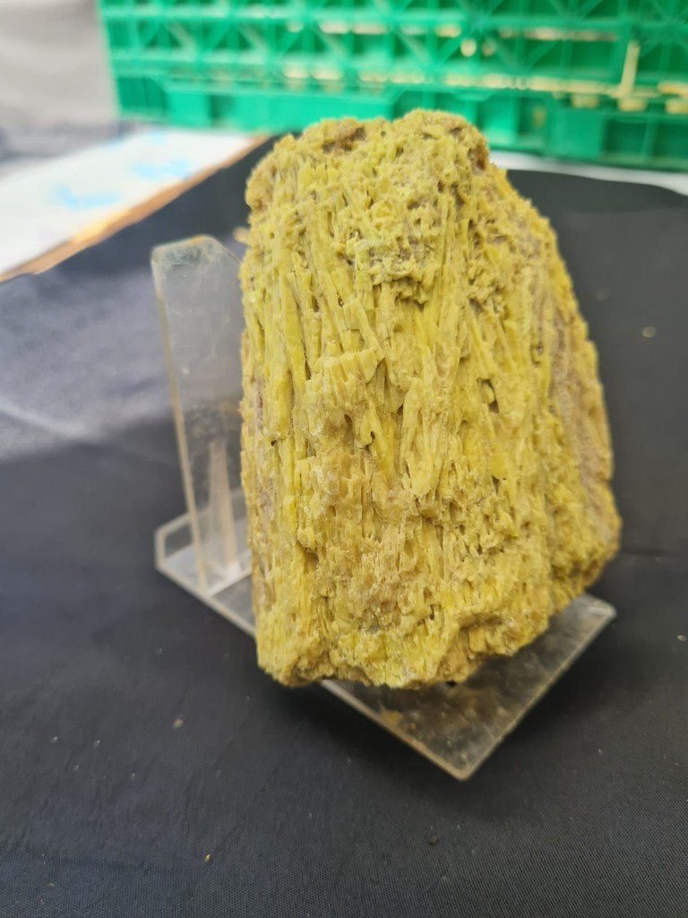Titel: Prachtige Inheemse Zwavel  – Groot Kabinet Stuk, Ophalen of Verzenden, Mineraal