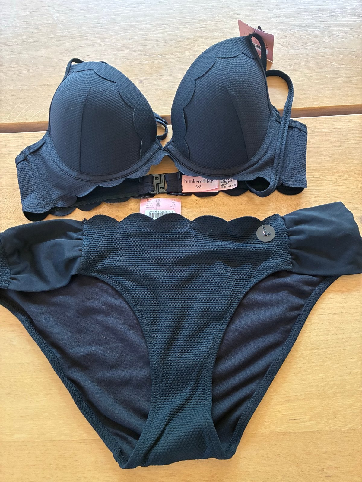 Hunkemöller Bikini Zwart Scallop Beugelmodel 80B Nieuw, Ophalen of Verzenden, Nieuw, Zwart, Bikini