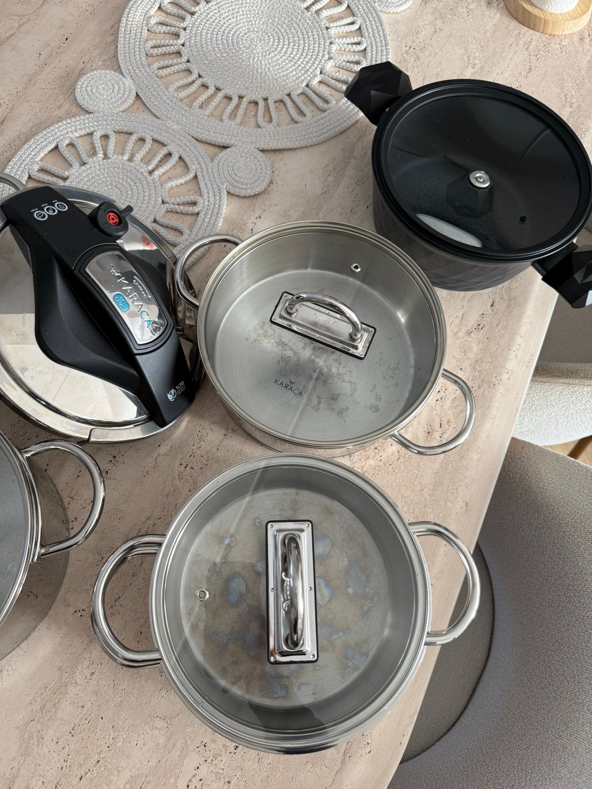 Karaca RVS pannenset met snelkookpan - complete set, Huis en Inrichting, Keuken | Potten en Pannen, Ophalen, Met deksel, Pannenset