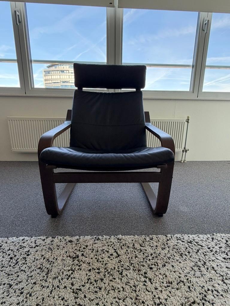 Set 2 IKEA POÄNG fauteuils zwart leer hout, Ophalen, Gebruikt, -, -