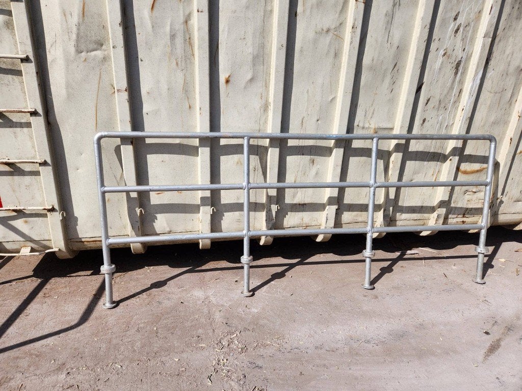 2694 - Stalen balustrade delen, grijs gespoten, Tuin en Terras, Tuinhekken en Hekwerk, Ophalen, Gebruikt, IJzer, Overige typen