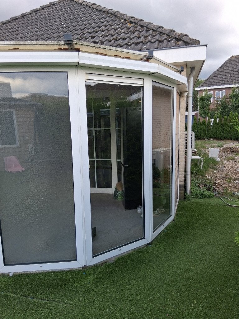 Grote serre (10x3m) met houten schrootjes en spotjes, Ophalen of Verzenden, Gebruikt, Serre