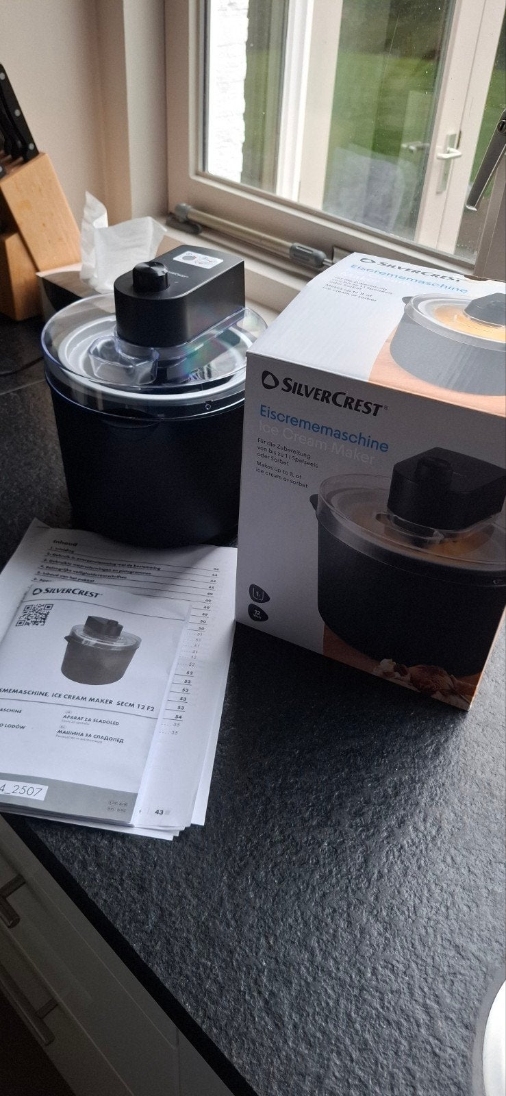 Silvercrest Ijsmachine met gebruiksaanwijzing en recepten, Ophalen of Verzenden, Zo goed als nieuw
