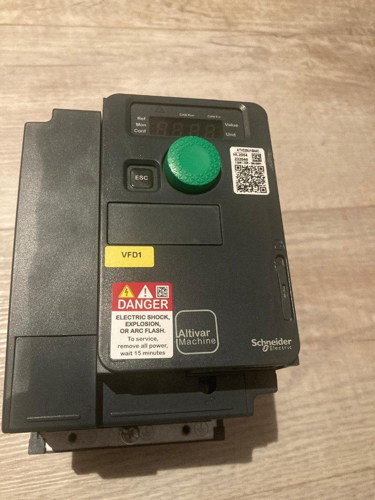 frequentie regelaar Schneider Altivar 1.5 kW, Ophalen, Zo goed als nieuw