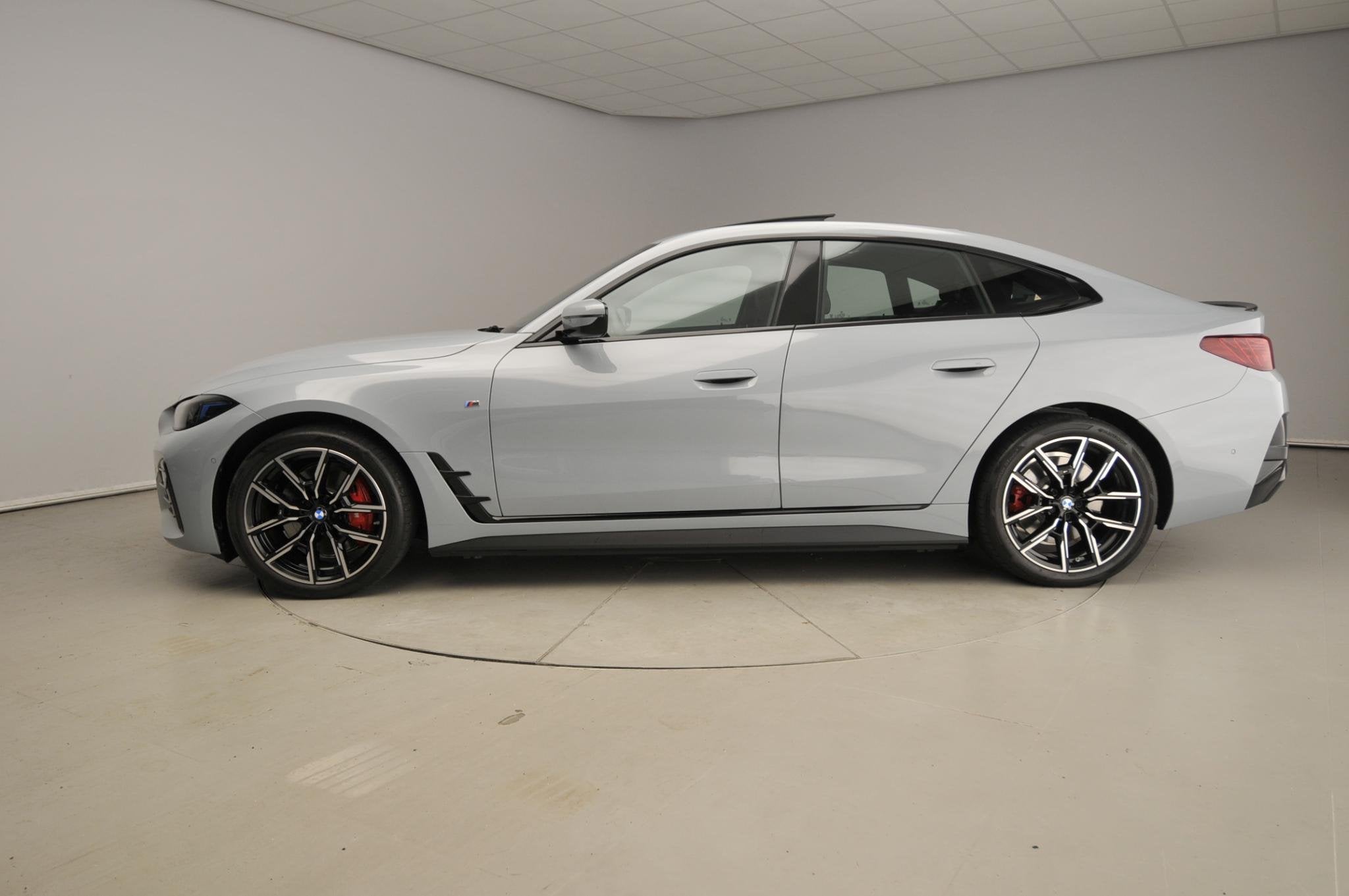 BMW i4 Gran Coupé eDrive35 | M-Sportpakket | LED | Leder |, Auto's, Dealer onderhouden, Gebruikt, Met garantie (alle), 420 min