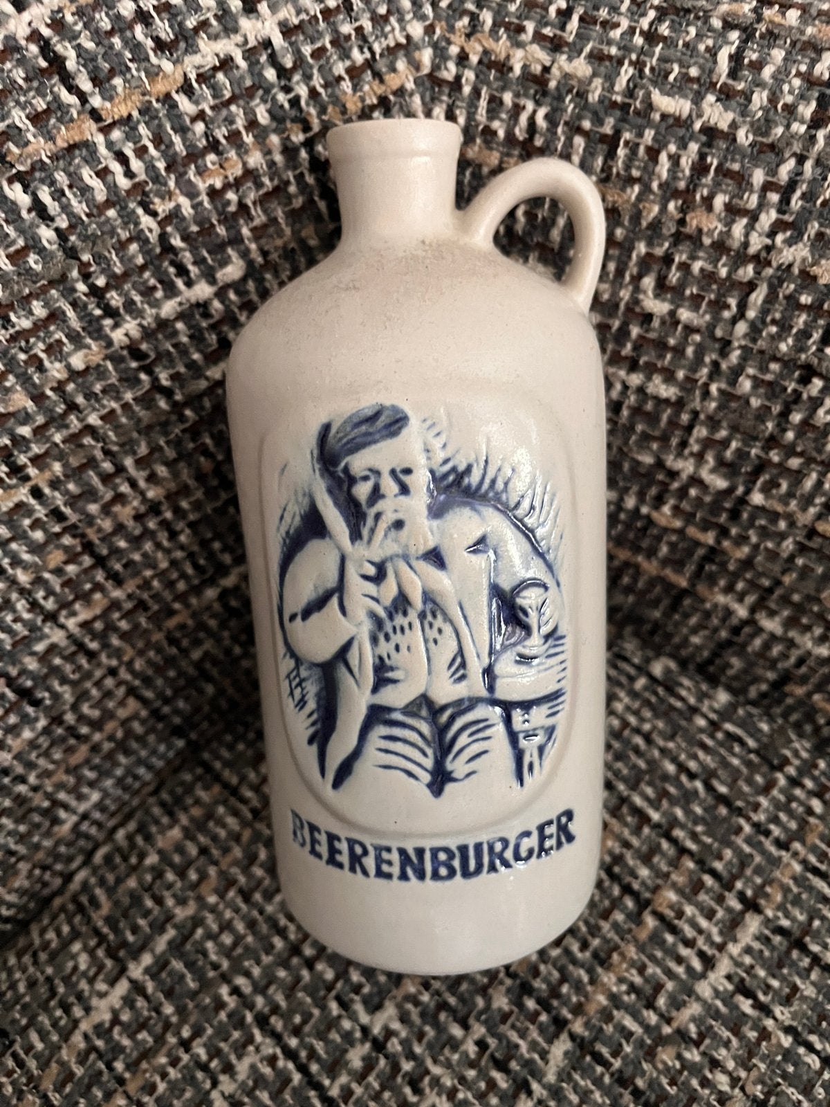 Vintage Beerenburger kruik met reliëfdecoratie, Ophalen of Verzenden