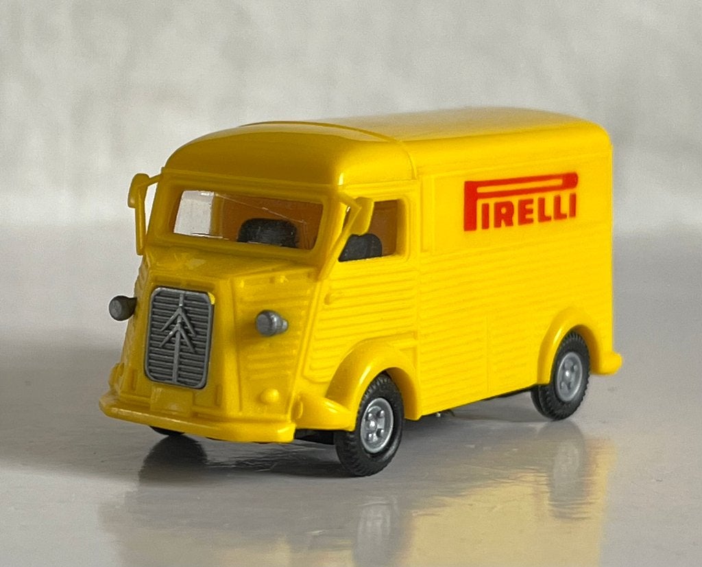 Praliné: Citroen HY Pirelli, Ophalen of Verzenden, Zo goed als nieuw, Auto, Overige merken