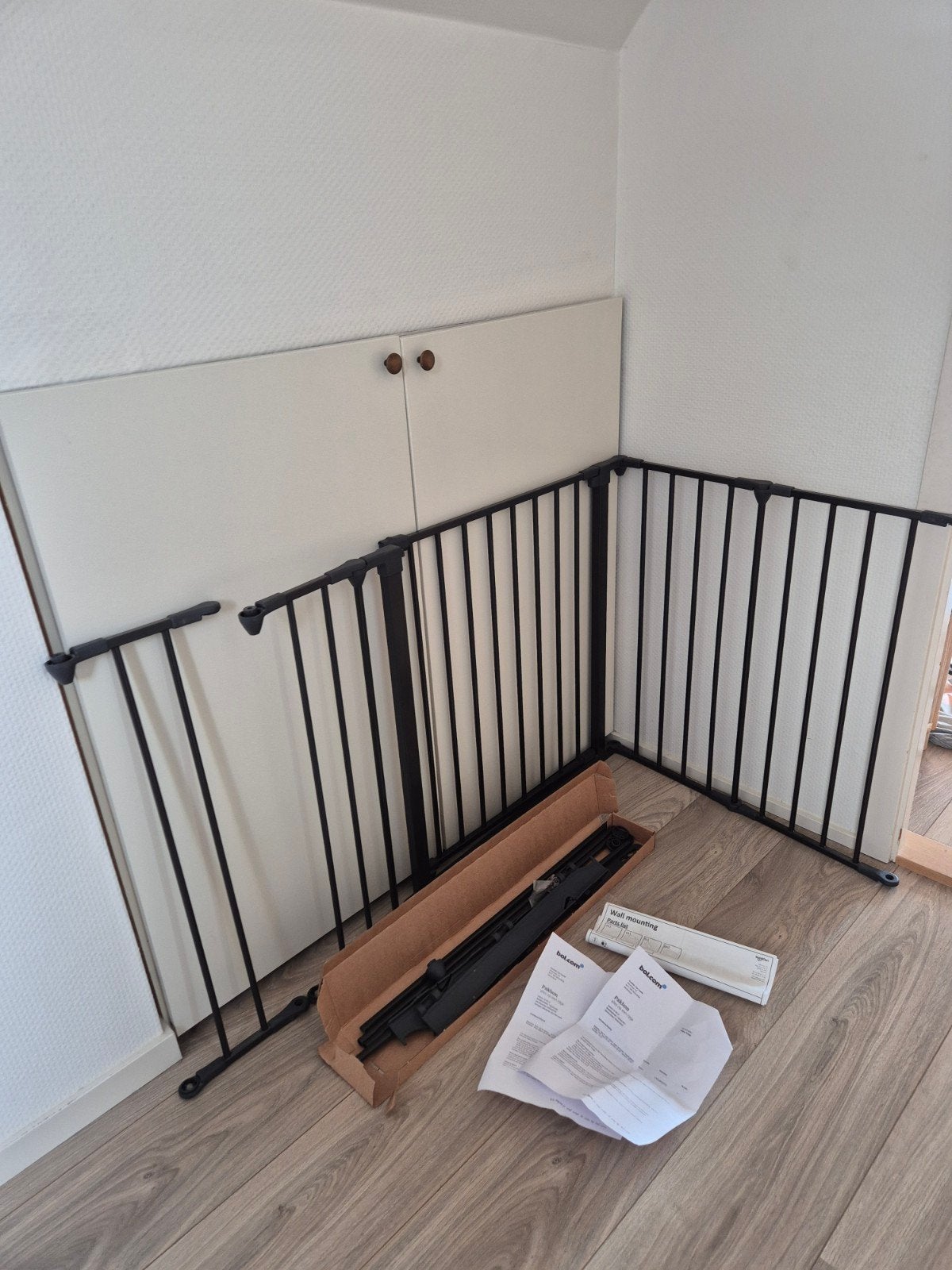 Baby Dan Flex traphekje met verlengstuk - Zwart Antraciet, Kinderen en Baby's, Traphekjes, Ophalen, 100 tot 115 cm, Zo goed als nieuw