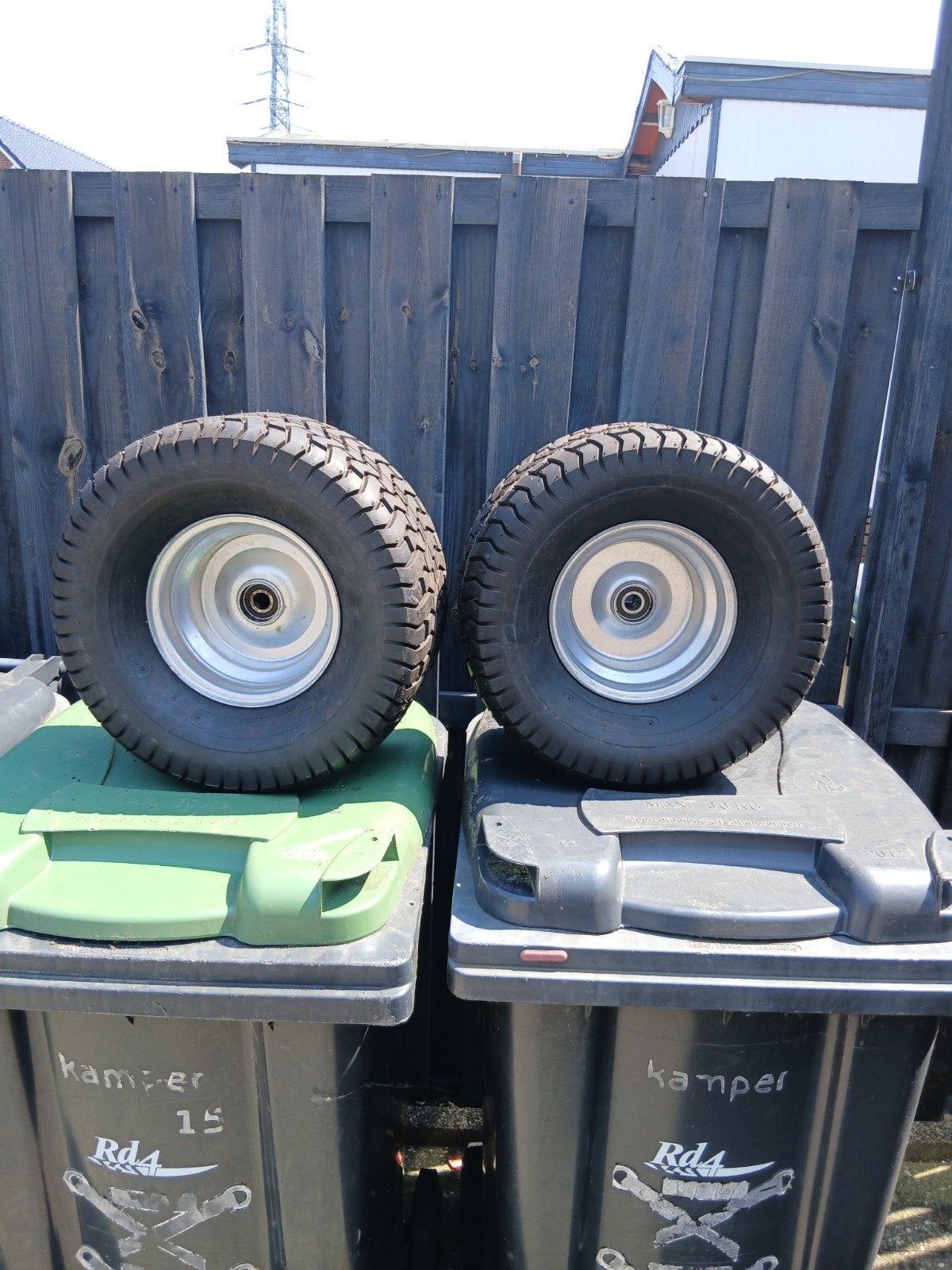 MTD nieuwe zitmaaier banden met velgen, Tuin en Terras, Zitmaaiers, Ophalen