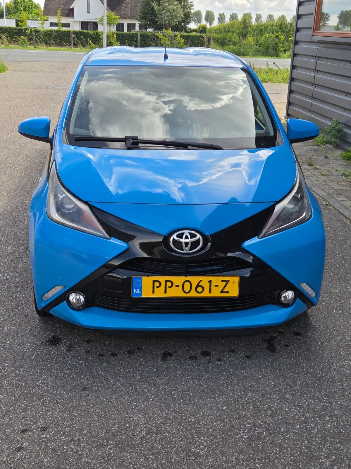 Toyota Aygo 1.0 Vvt-i 69pk 5D 2017 Blauw, Voorwielaandrijving, Zwart, Leder en Stof, Origineel Nederlands