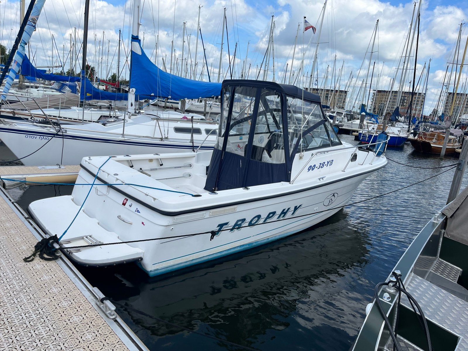 Bayliner Trophy 2352 Walkaround - Ideaal voor vissen en plez, Watersport en Boten, Gebruikt, Dieptemeter, Polyester, Bayliner
